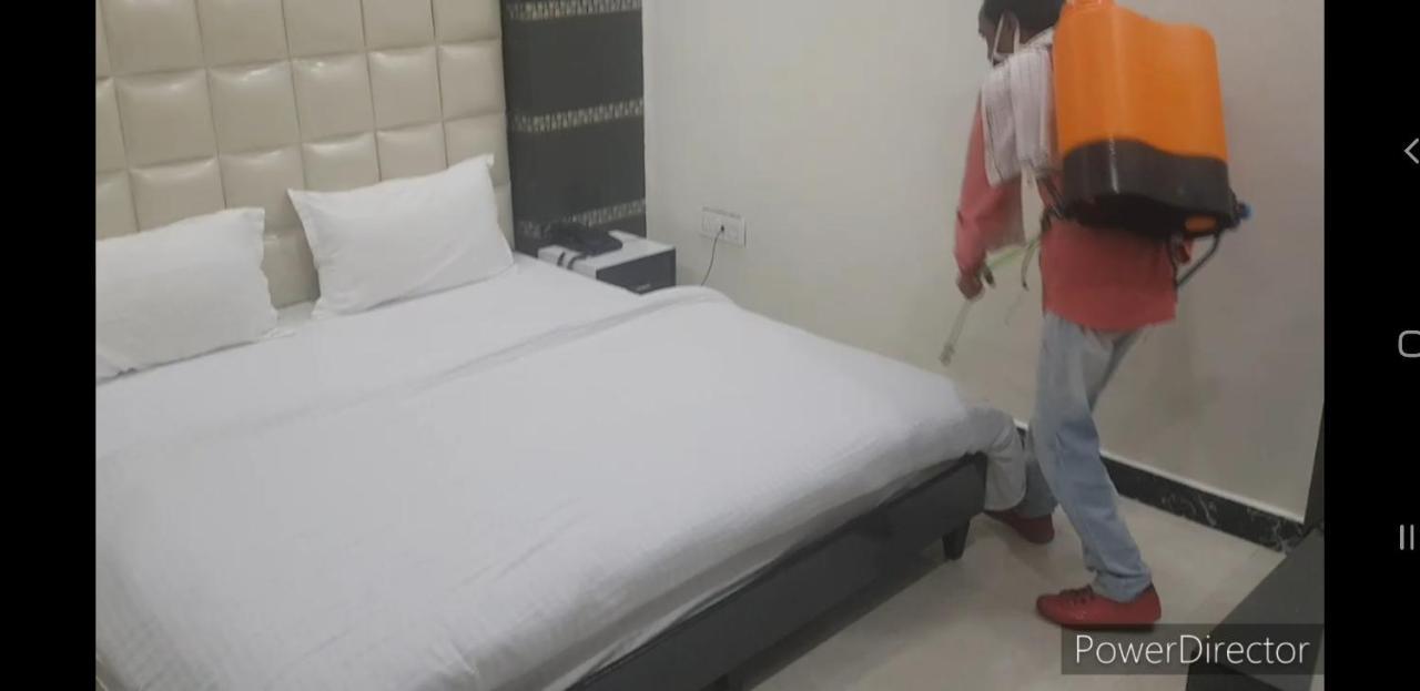 Hotel Soluxe Yamunānagar Exterior foto